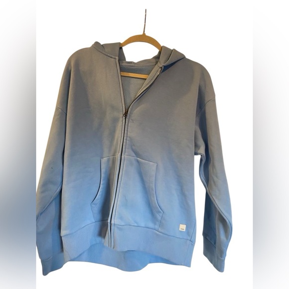Vuori Tops - NWT Vuori restore full zip hoodie SPRING Size M
